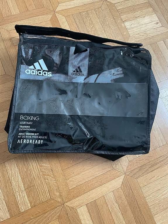 Sacchi da boxe: 2 Boxhandschuhe + 2 Pratzen – Usato da Unterengstringen venduto da mrs_bambee 1