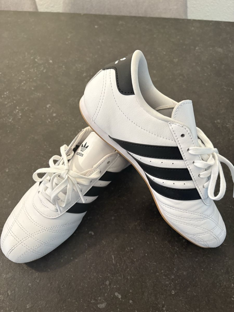 Adidas Scarpe da donna: Adidas  – Nuovo (secondo la descrizione) da kreuzlingen venduto da ilenia.uensal 1
