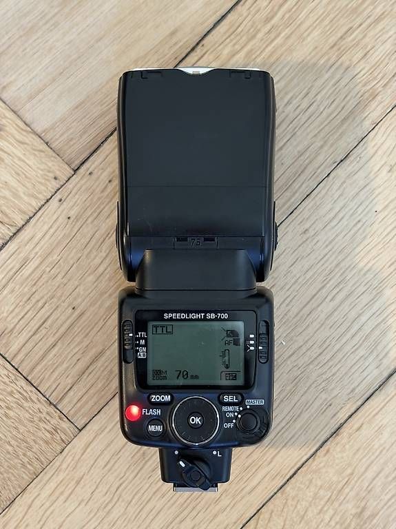 Nikon Blitze: Nikon SB-700 Blitz – Gebraucht aus Bern von Hafr11 1