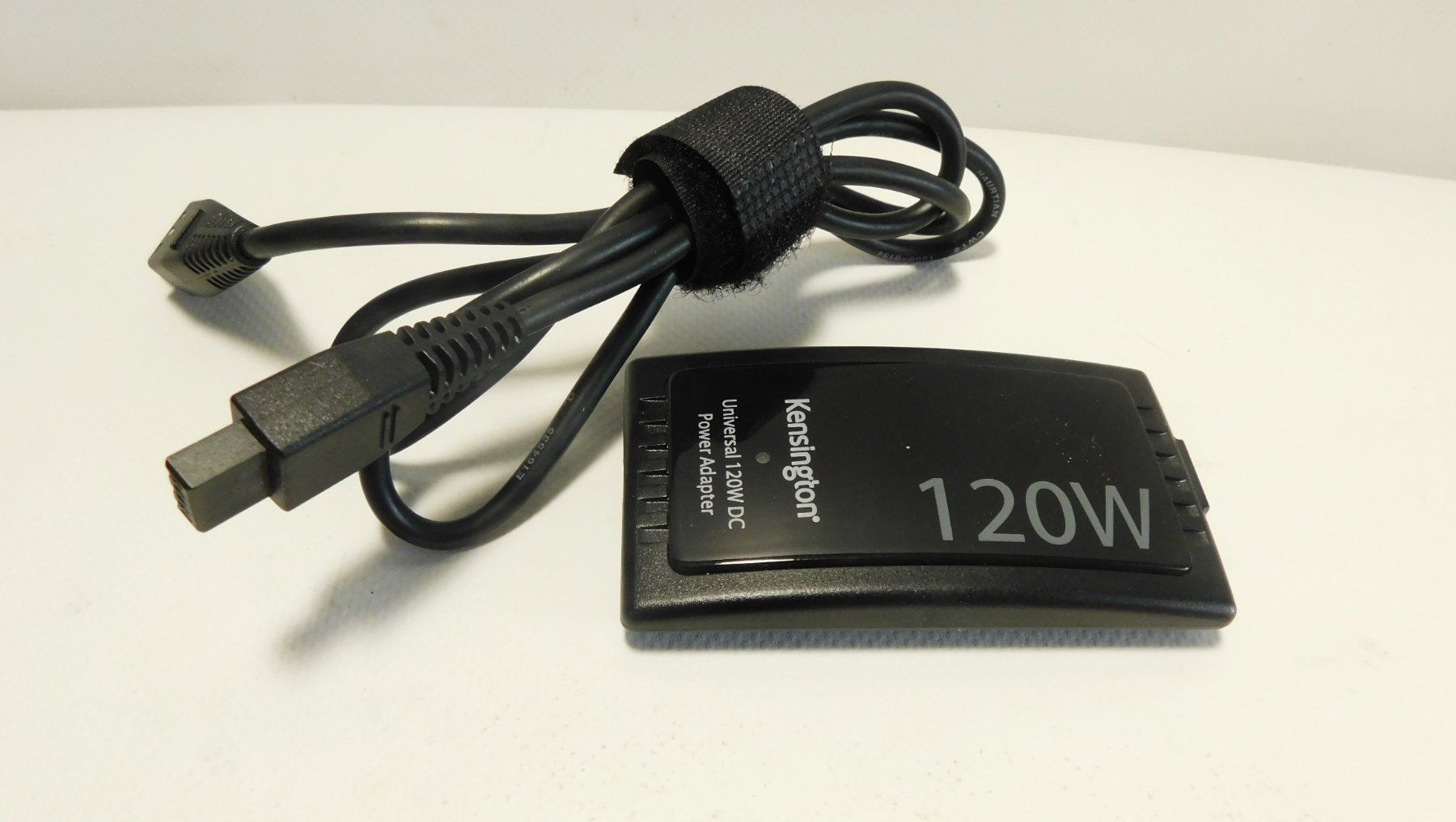 Kensington Caricabatterie: Auto Laptop Ladegerät 120W Universal – Usato da Emmenbrücke venduto da Neverlaand-22
