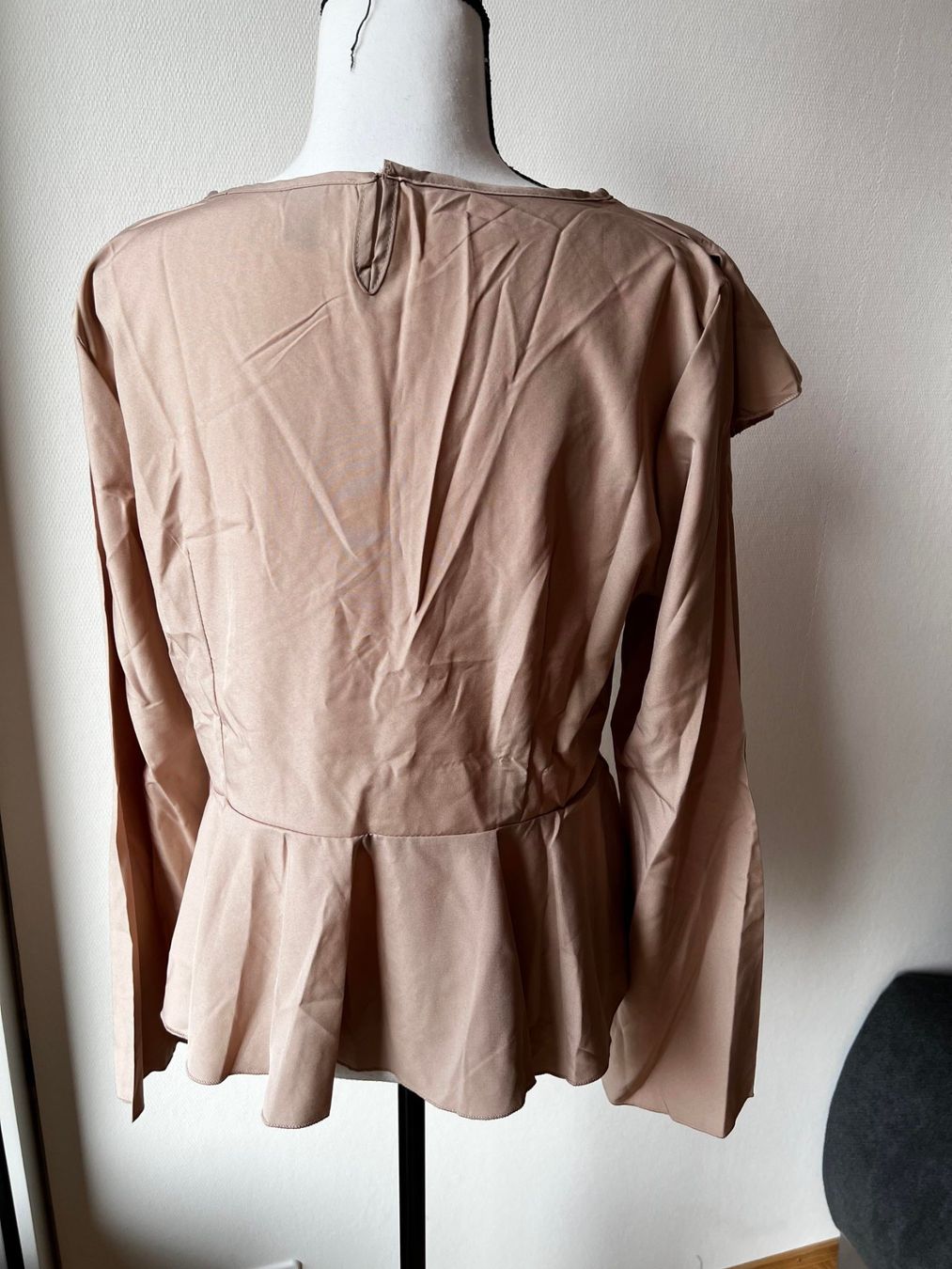 Chemisiers: Neue Bluse M – Neuf avec emballage d'origine à Riehen par edu_92w7 4