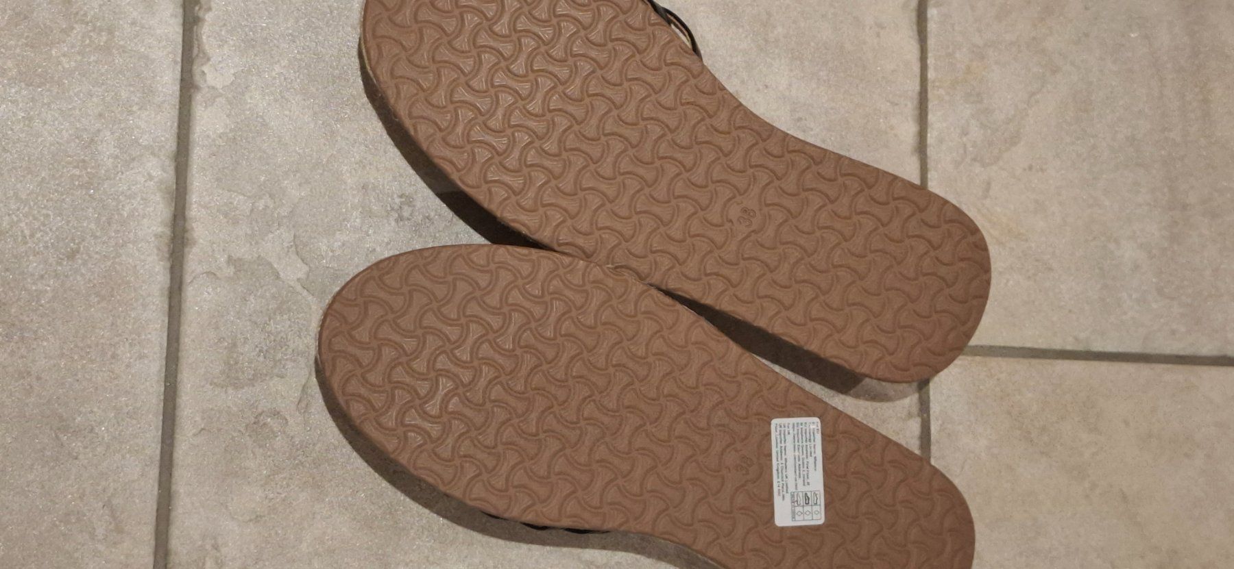 Damenschuhe: Keil-Sandalette Gr 39 – Neu und originalverpackt aus Wenslingen von kasjupeia 2