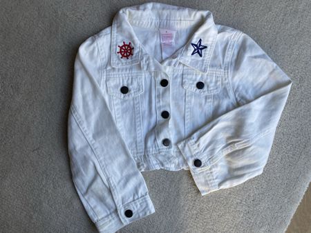 Jeansjacke weiss mit Stickereien (4-6 Jahre)