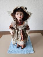 Schöne Puppe aus Mamas Sammlung