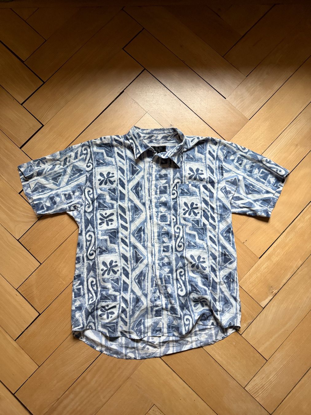 Camicie: Vintage Hemd blau-weiss gemustert M – Usato da Zürich venduto da Diazaio