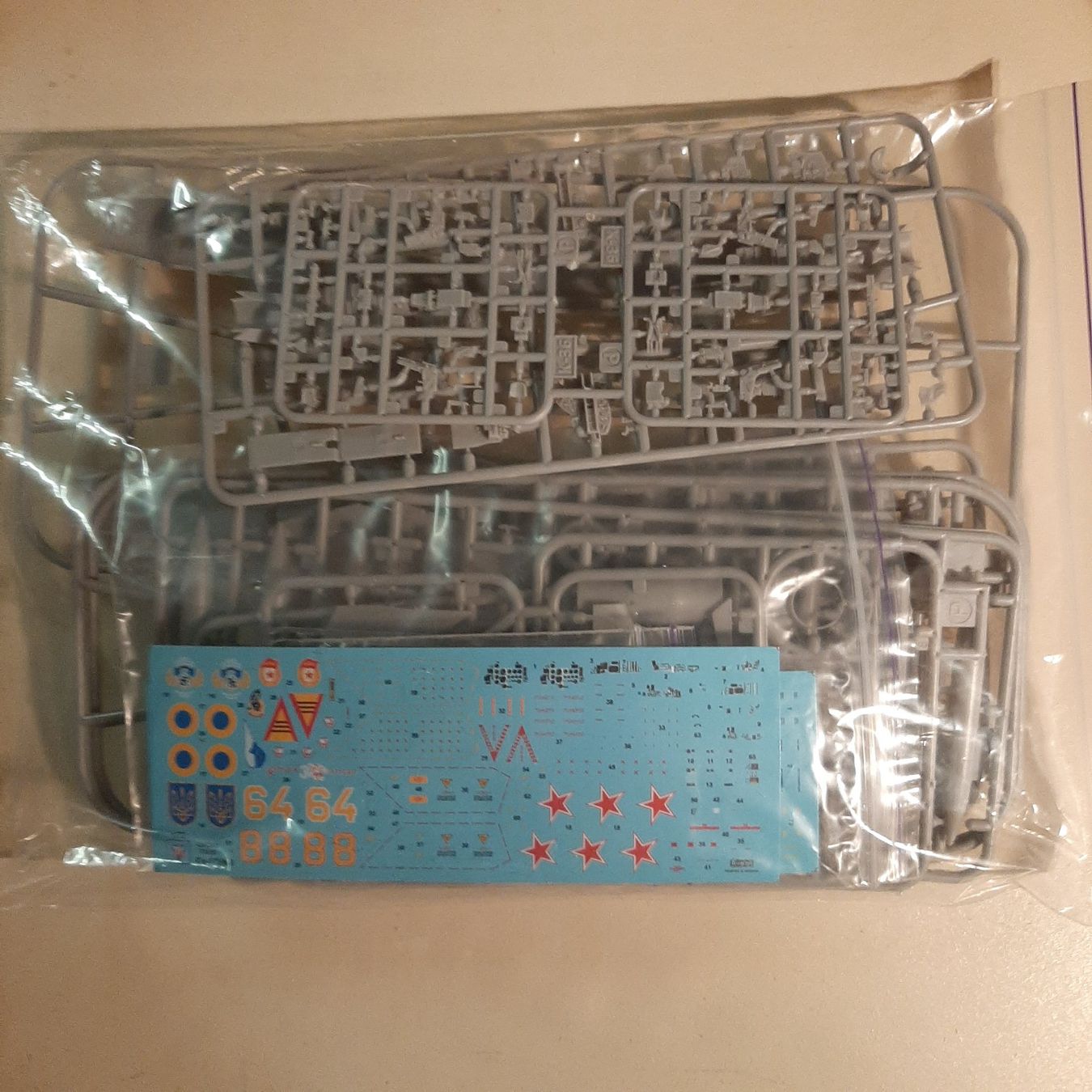Modellbausätze & Standmodelle: 2019 ... Suchoi SU-17 UM 3 ... Modelsvit 72050 – Neu (gemäss Beschreibung) aus Bonstetten von Benibanny59 3