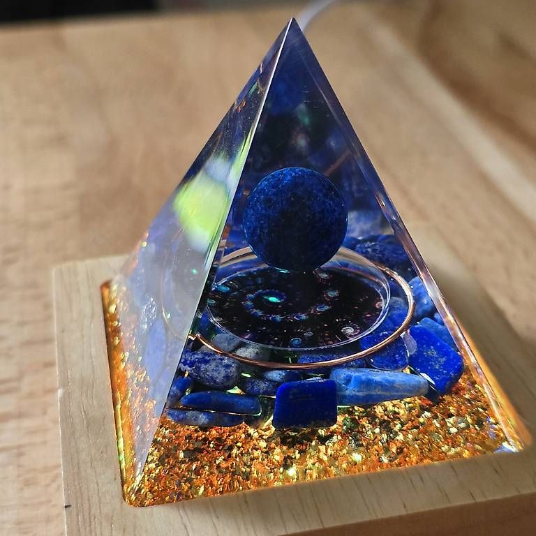 Minerali & Pietre curative: Pyramide Orgonite, Lapis-Lazuli, envoi compris  – Usato da Orbe venduto da Adaline.64 1