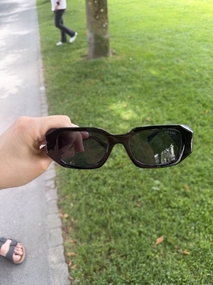 Prada Occhiali & Lenti: Prada sun glasses  – Usato da Zürich venduto da Agave_Sue 1