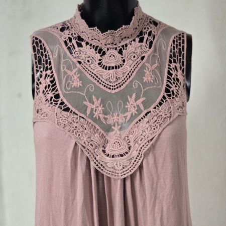 Sommerliches Top mit Spitze, Grösse M, neu