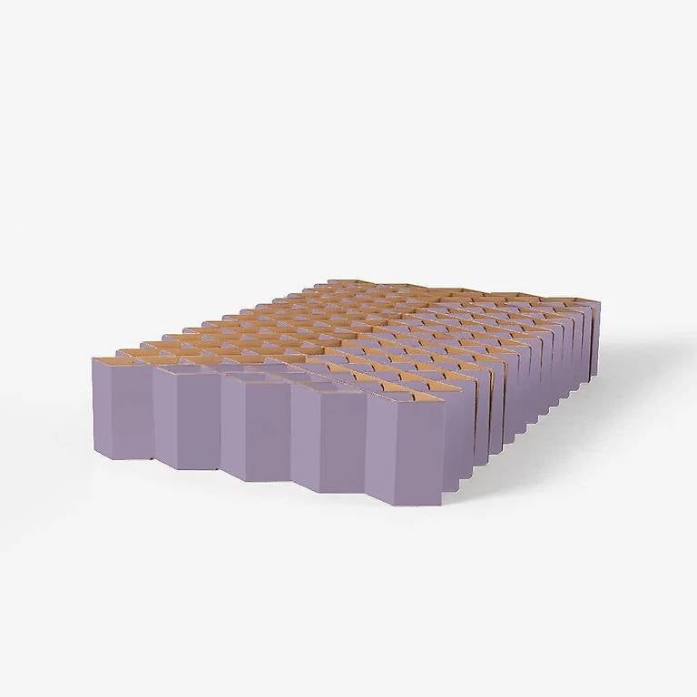 Letti: Kartonbett // Lit en carton // Cardboard Bed – Usato da Cologny venduto da els_tvj8