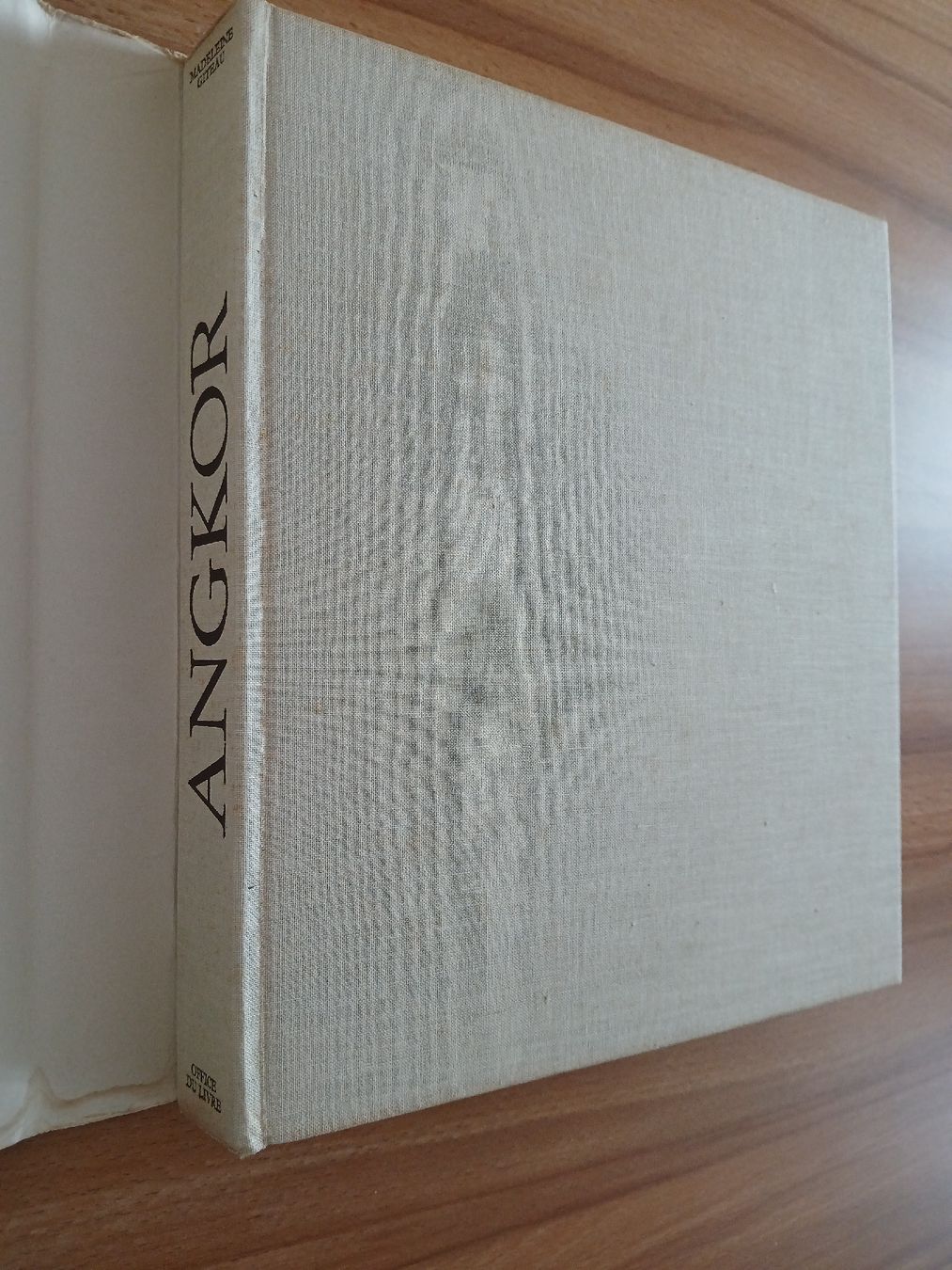 Libri: Angkor un peuple - un art – Usato da Le Sentier venduto da arc_2thy 1