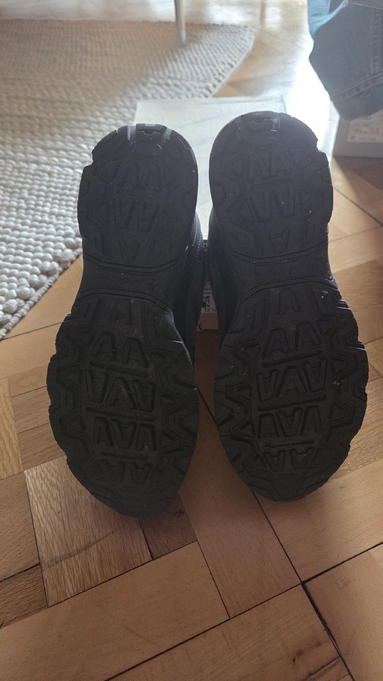 Asics Scarpe da uomo: Asics Gel Venture 6 Shield  – Usato da Genève venduto da narabda 3
