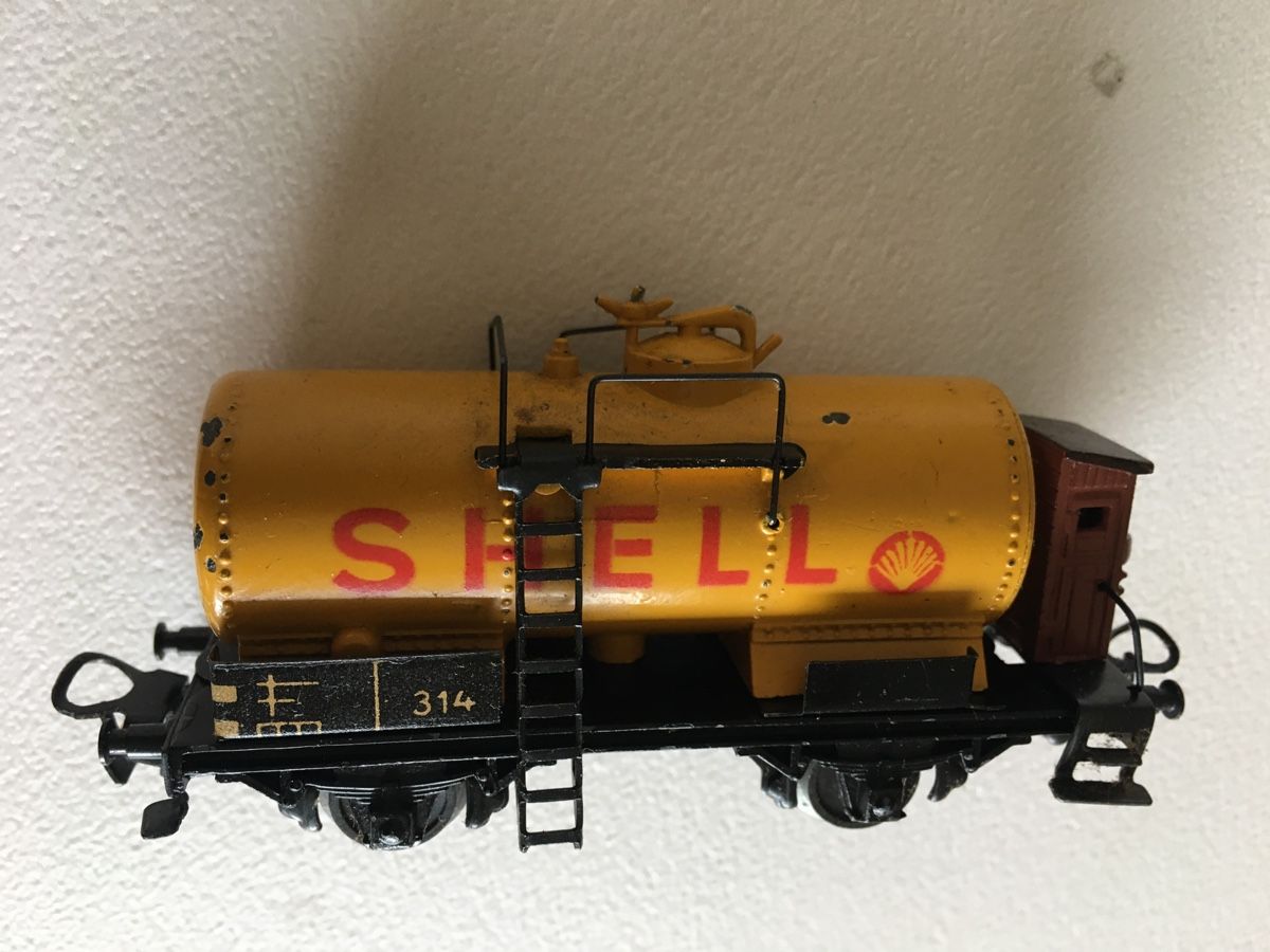 Märklin Modellini di ferrovie: Märklin Shell Kesselwagen 314 Guss – Usato da Grellingen venduto da Toyhamster 3