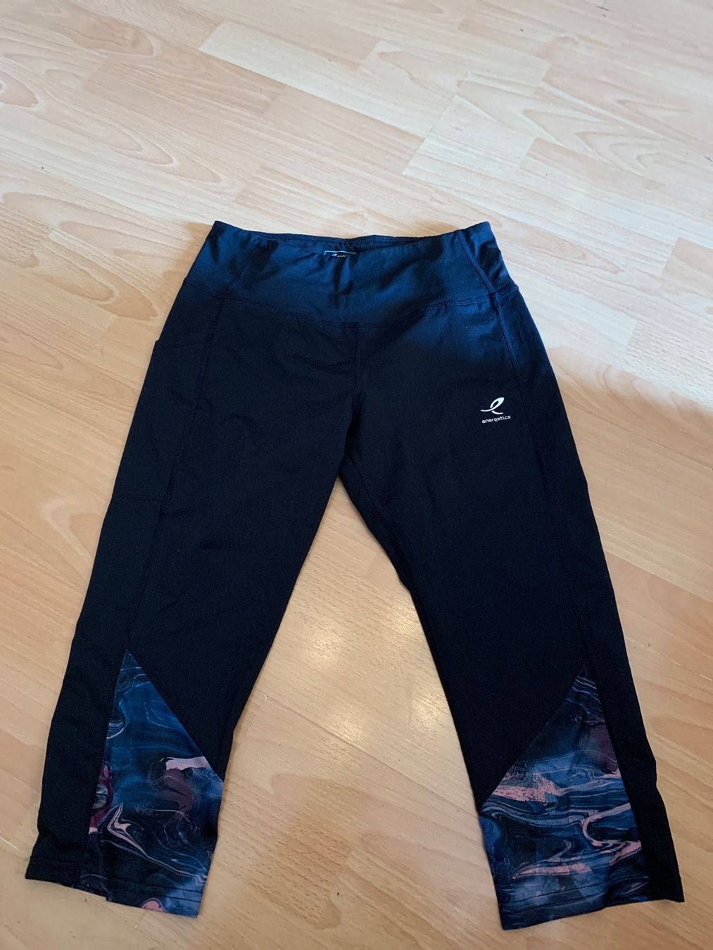 Leggings: Legging de sport 3/4 Energetics taille 38 – Usato da MEYRIN venduto da Gwendo10