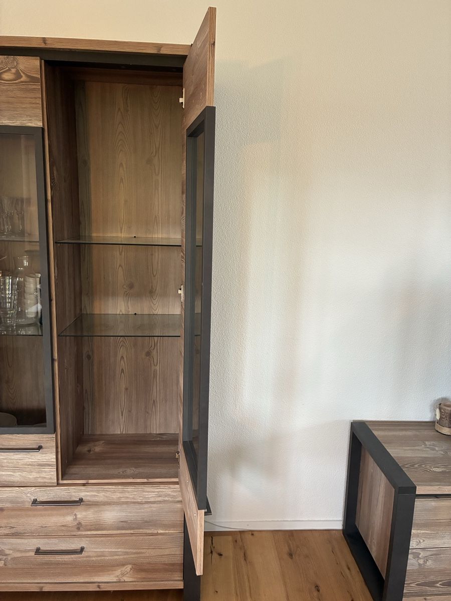 Conforama Vetrine: Vitrine mit viel Stauraum – Usato da Brittnau venduto da Nina1234 2