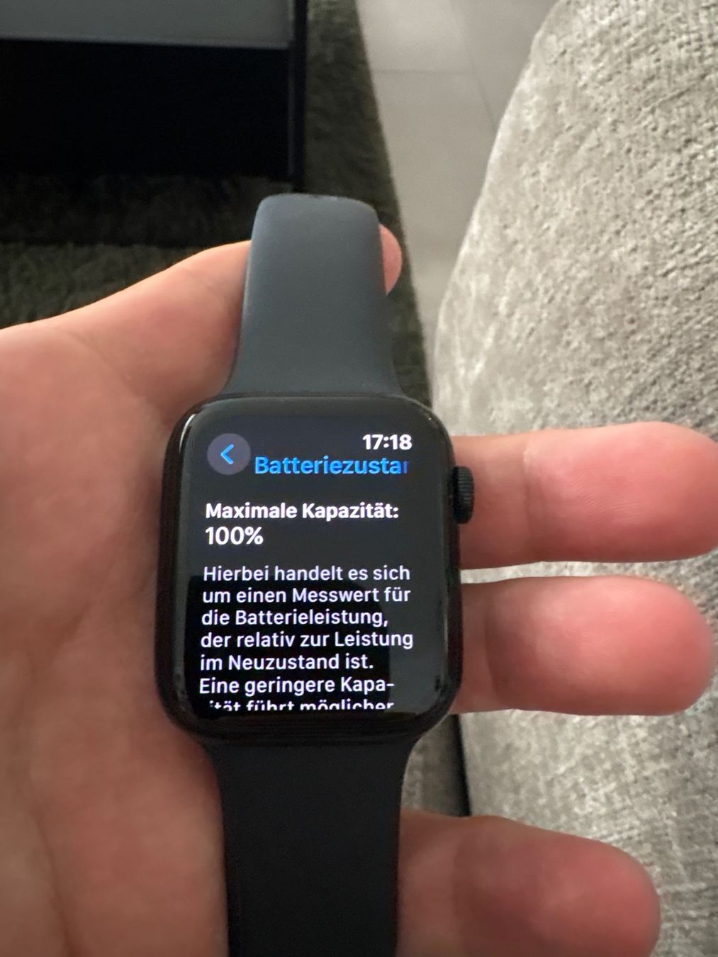 Apple Smartwatch: Apple Watch SE (Gen 2) 44mm midnight – Usato da Möriken AG venduto da ysp_mxq8 1