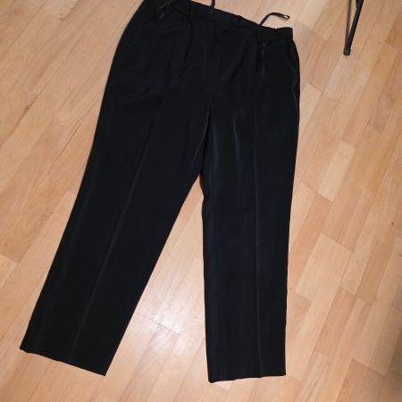 Elegante schwarze Businesshose Gr. 46/48 klassisch