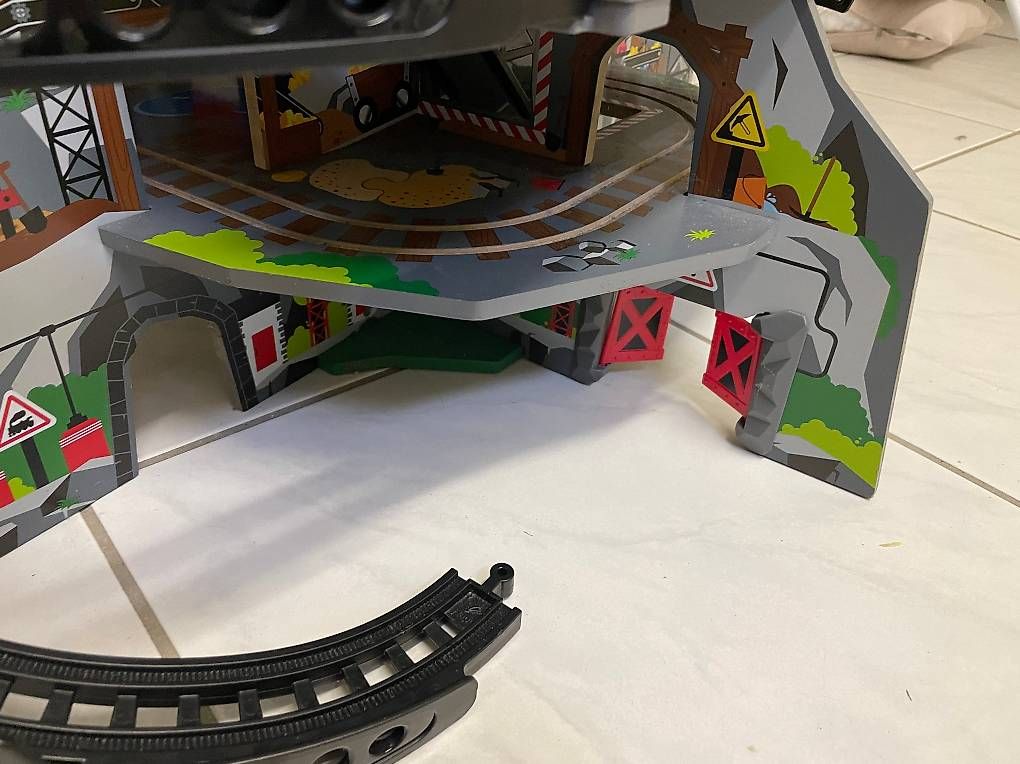 Giocattoli: Hape Riesige Bergmine - Brio kompatibel – Usato da Rain venduto da Murmi3 1