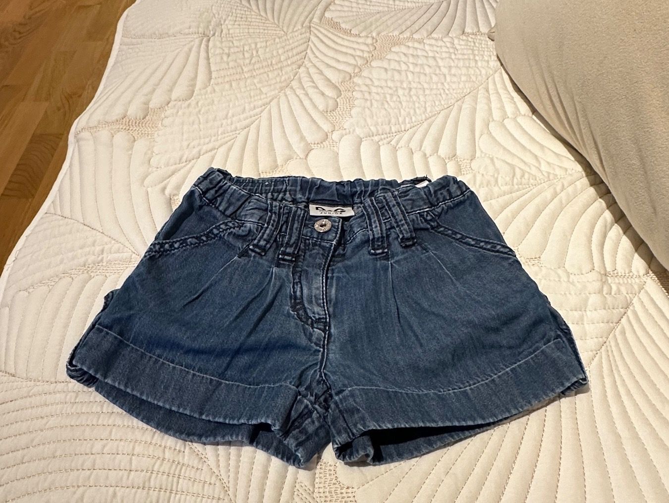 Dolce & Gabbana Pantaloni: D&G Baby jeans shorts-92 – Usato da Zürich venduto da Bybyana 1