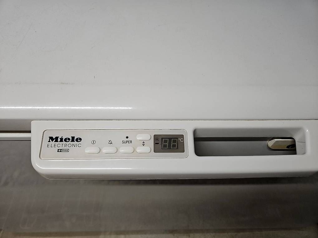 Miele Congelatori: MIELE Tiefkühltruhe TK 375 ES – Usato da Rorschacherberg venduto da sut86 2