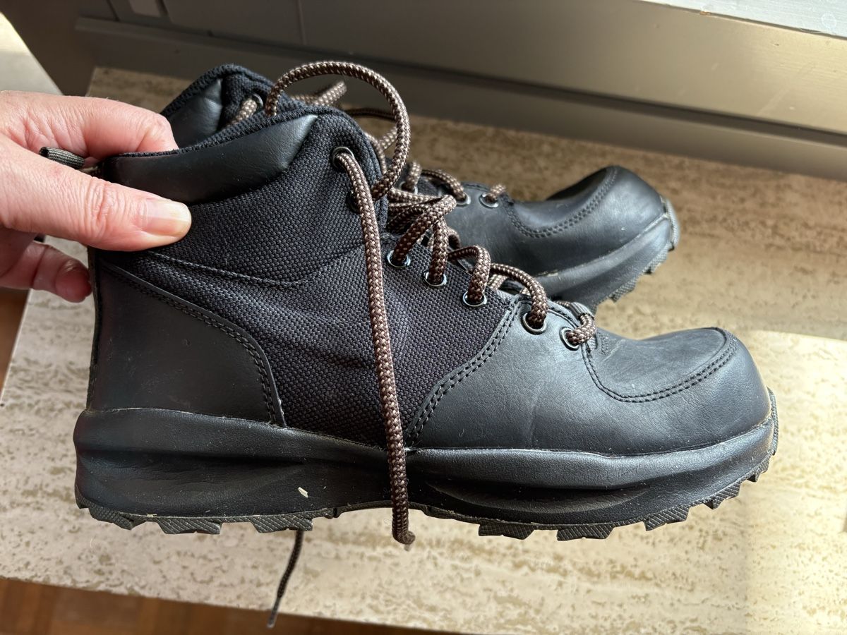 Nike Herrenschuhe: Wanderschuhe Nike Grösse 38 – Gebraucht aus zürich von bigeye