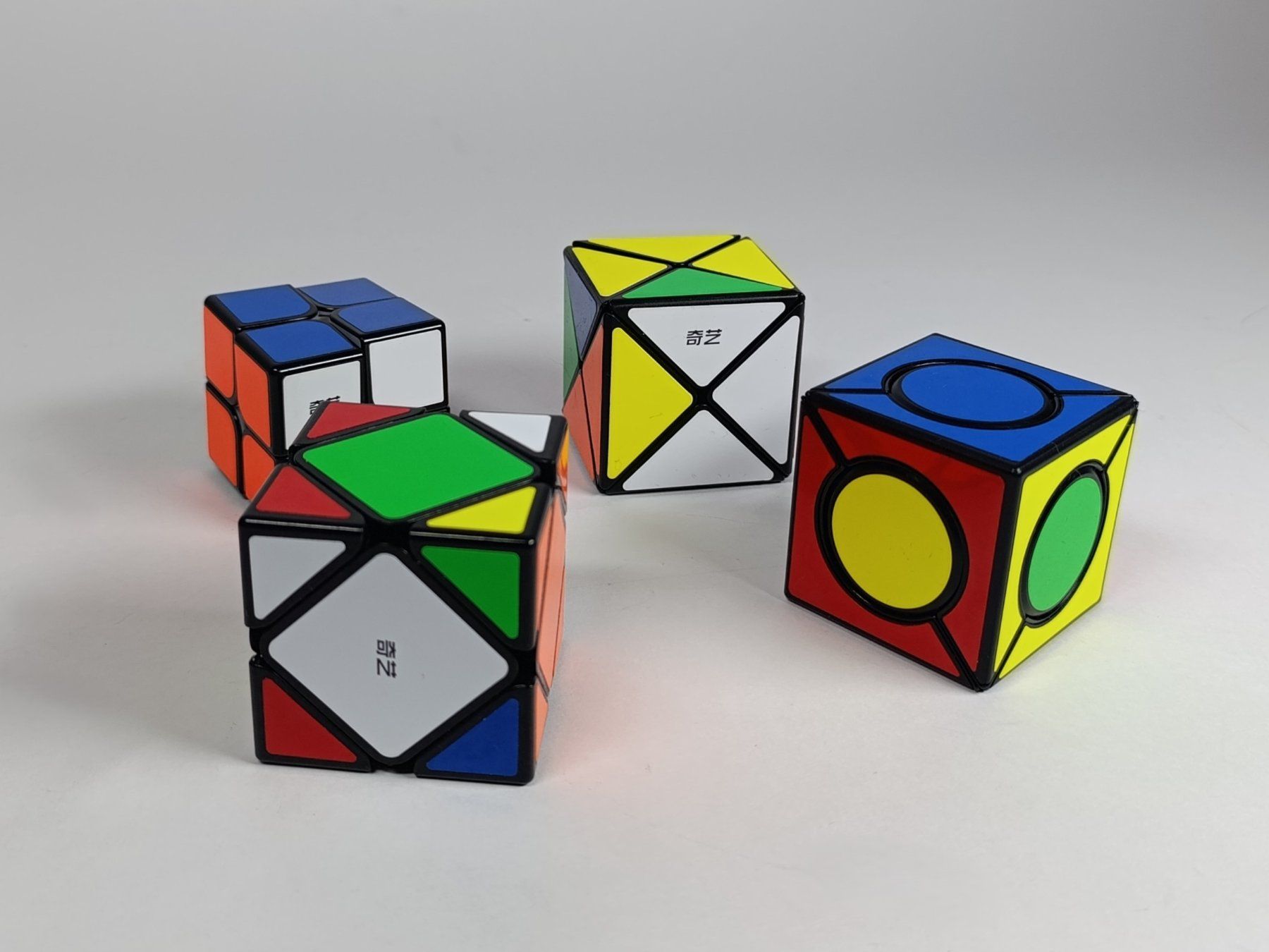 Giochi: MoFangGe 4 casse-têtes de type Rubik's Cube – Usato da Thielle venduto da Plusvalue_Neuchatel 1