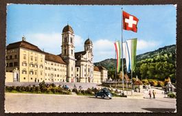 VW vor Kloster Einsiedeln Auto Volkswagen