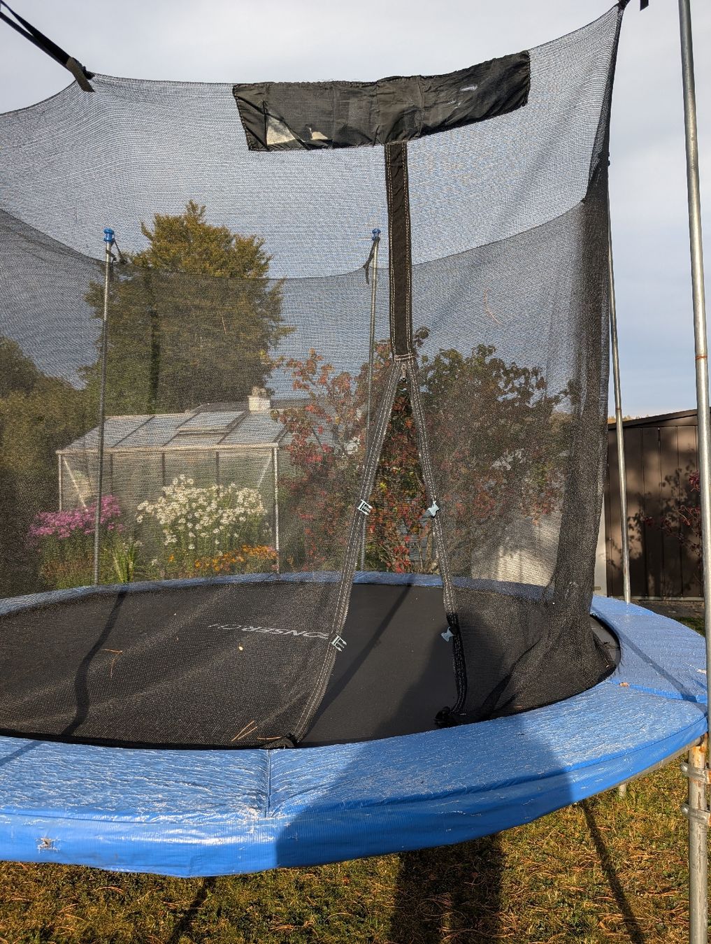 Hudora Trampolini: Trampolin mit Sicherheitsnetz gebrauchter Zustand – Usato da Nods venduto da BieneS 3