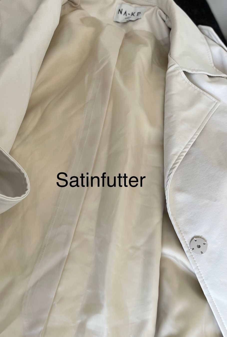 Na-kd Cappotti: NA-KD Trenchcoat creme Gr. 38/40 – Nuovo (secondo la descrizione) da Wangen b. Olten venduto da VeraHa 7
