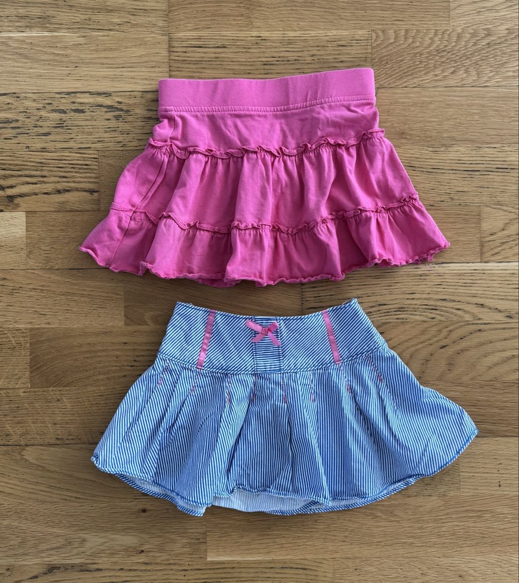 Lotti & Set di vestiti: 2er Set Röcke Gr. 74/80  – Usato da Flumenthal venduto da Krajan