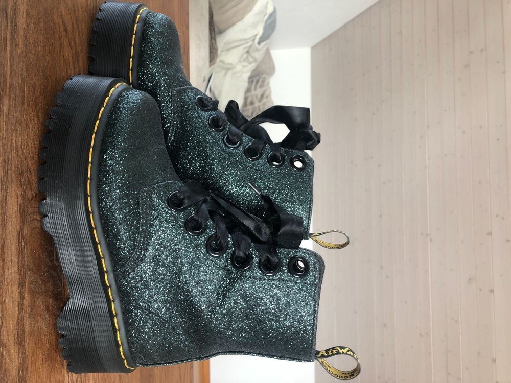 Dr martens 2024 molly green