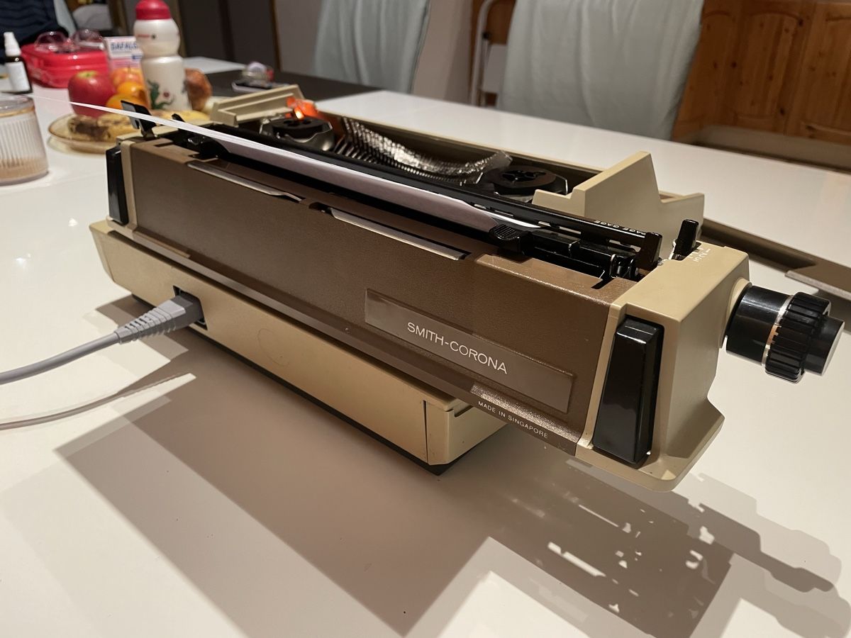 Macchine da scrivere: Machine à écrire électrique Smith Corona vintage – Usato da Vallorbe venduto da gtornado80 2