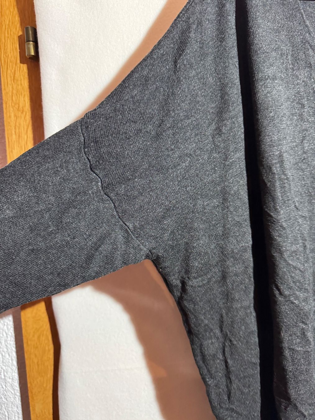 Maglioni & Felpe: Grauer Pullover ca. Gr. XXL – Usato da Grosswangen venduto da SALE_SALE_SALE 2