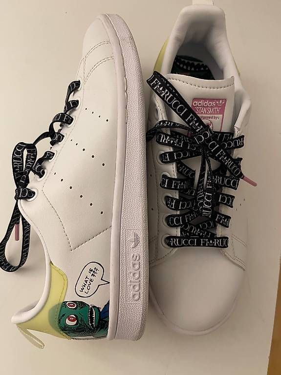 Scarpe da donna: Zwei Paar Adidas-Schuhe in Grösse 39.5 – Usato da Zürich venduto da alisia03 1