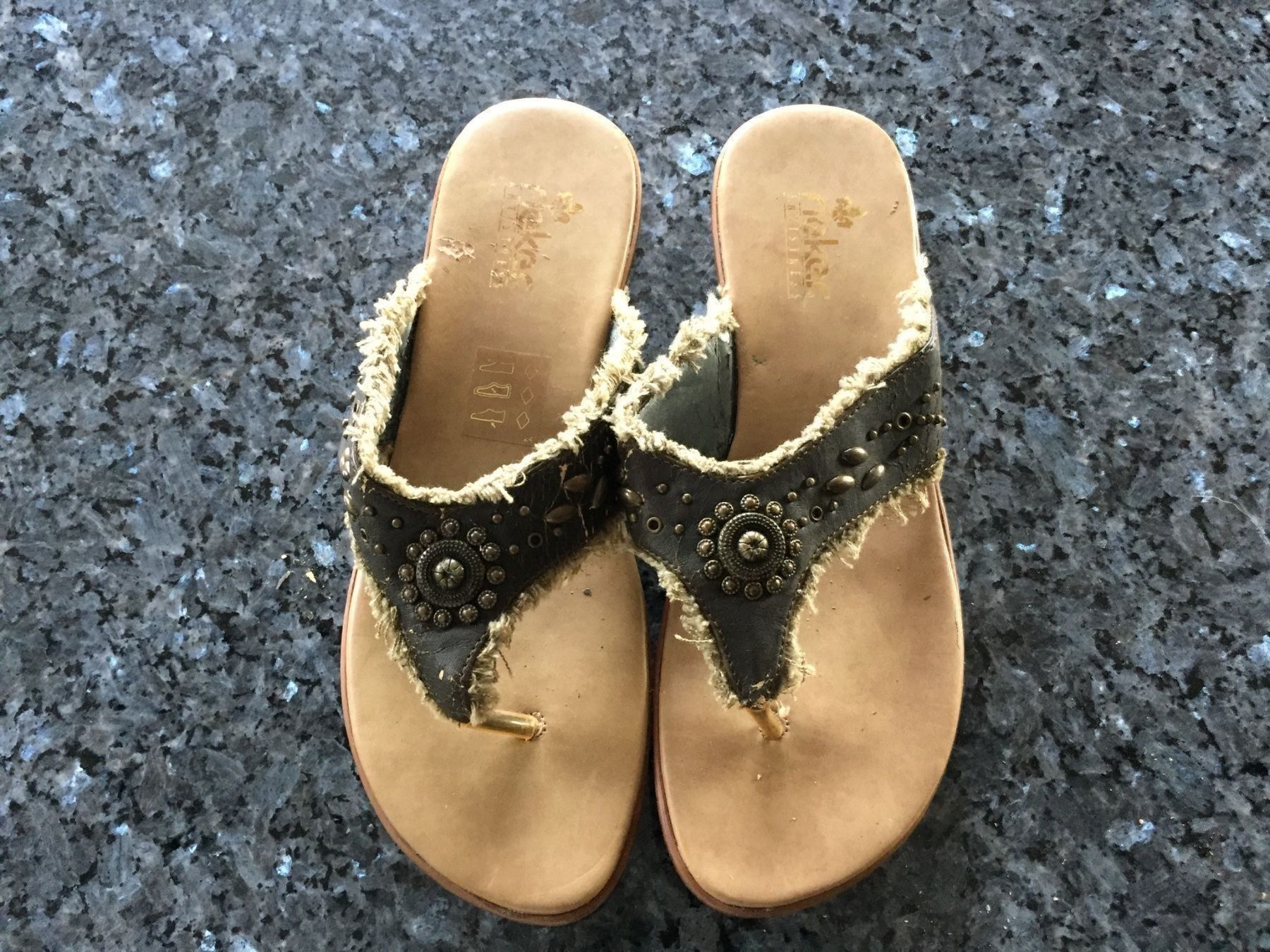 Rieker Scarpe da donna: Rieker Zehentrenner Grösse 41 – Usato da Beatenberg venduto da nonnkari