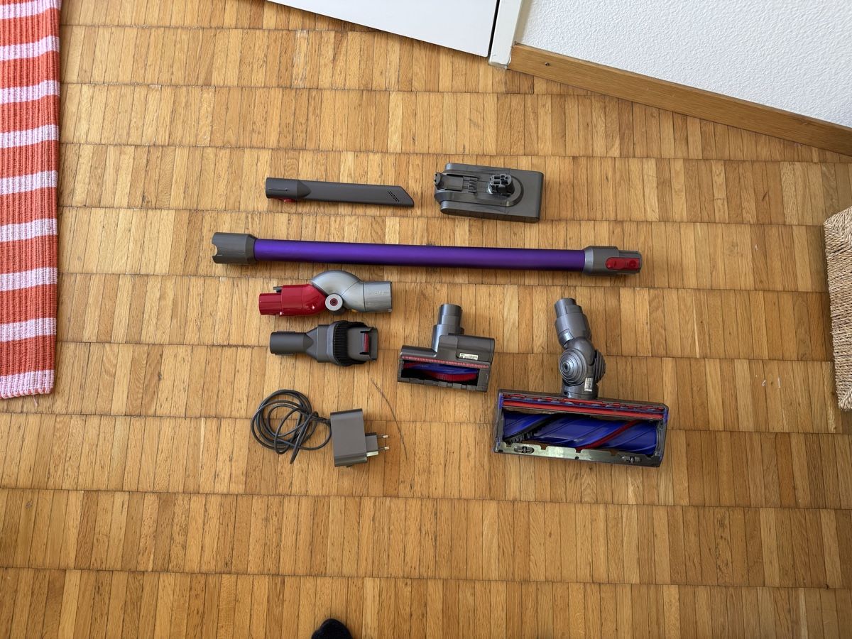 Dyson Aspirapolveri & Accessori: Dyson Staubsauger Zubehör – Usato da Zürich venduto da Stackz