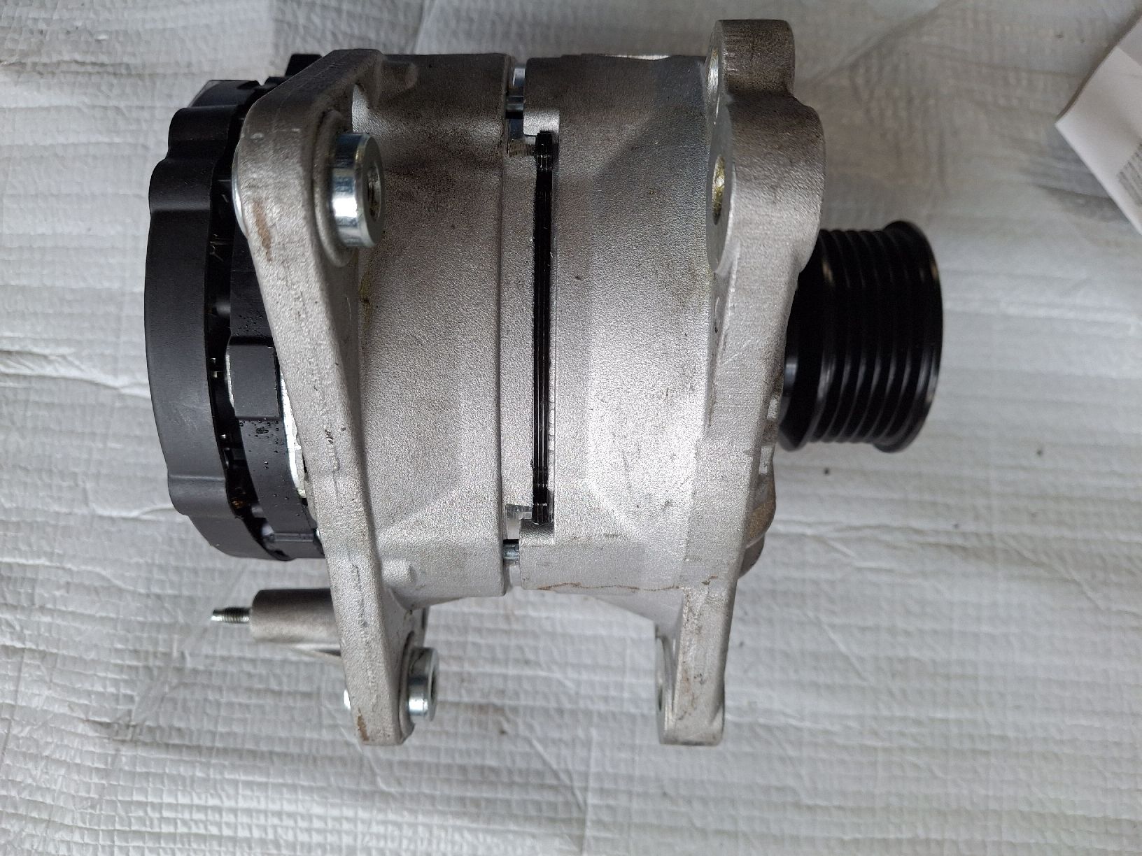 VW Tutti pezzi di ricambio auto: Hella Alternator 90A – Nuovo (secondo la descrizione) da Wiler venduto da Sara69