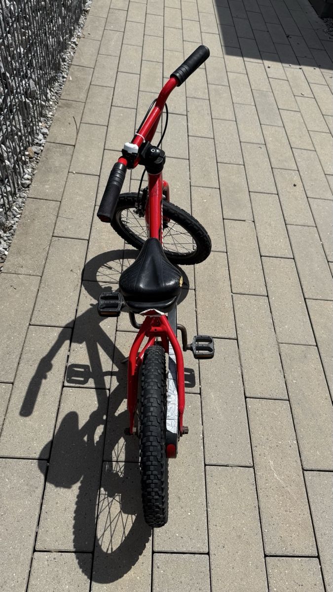 Specialized Velos: Rotes Specialized Kinderfahrrad 16 Zoll – Gebraucht aus Wichtrach von chrubischweiz 1