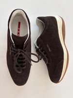 Neue schöne Prada Sneaker, Wildleder braun