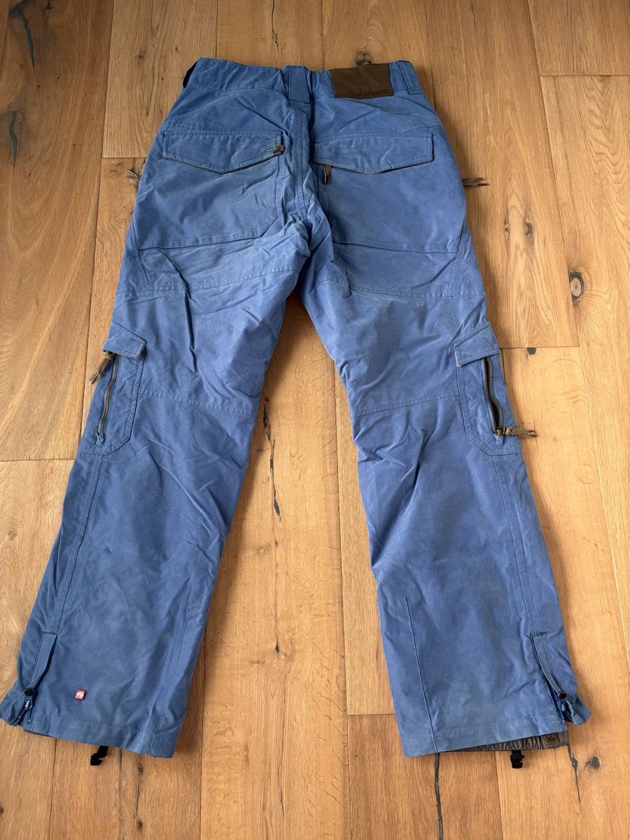 Completi, tute sportive e funzionali: 🏂 Below Zero Set (M) + Burton Handschuhe + Pullis! – Usato da Hendschiken venduto da Urania 3