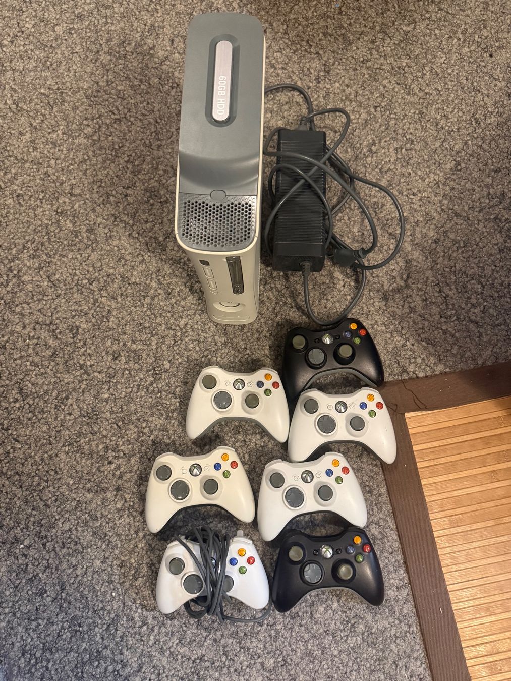 Microsoft Console: Xbox 360 60GB mit Controllern – Difettoso da Dietlikon venduto da NESFEVER