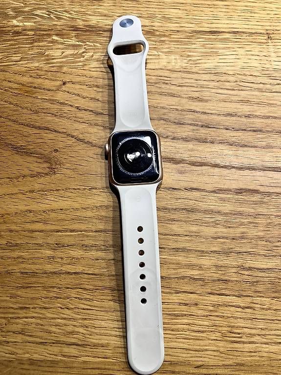 Apple Smartwatch: Apple Watch SE 40mm – Gebraucht aus Brüttisellen von fla_t2gx 1