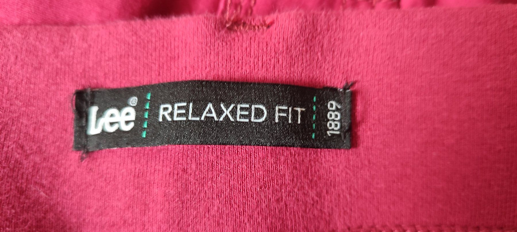 Lee Pantaloni: Pantalon 3/4 bordeaux – Nuovo (secondo la descrizione) da St-Cergue venduto da Neviana 3