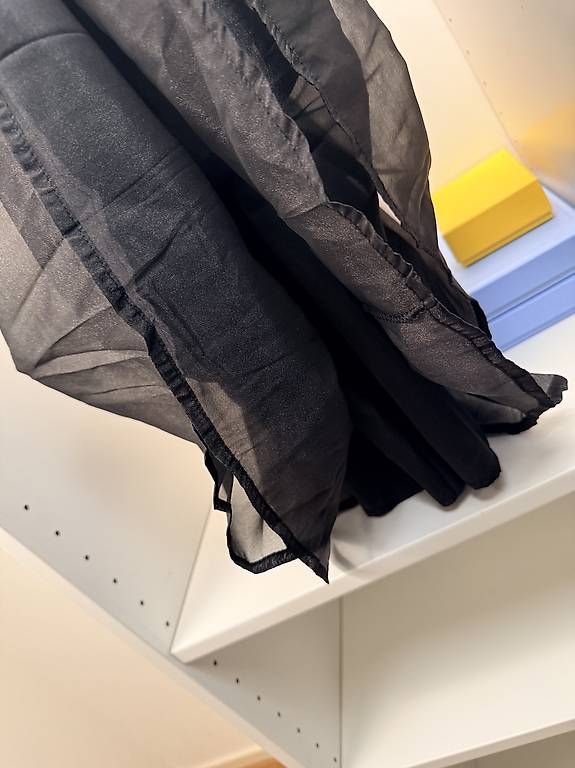 Vestiti: Robe taille unique noir comme neuf – Usato da Biel/Bienne venduto da secondstore 6