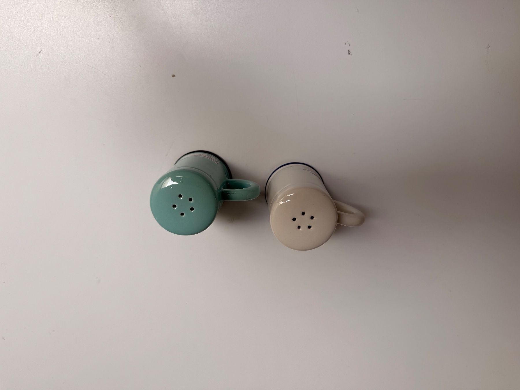 Küchengeräte: Salz Pfeffer Set weiss und blau – Neu (gemäss Beschreibung) aus Zug von isdach 1