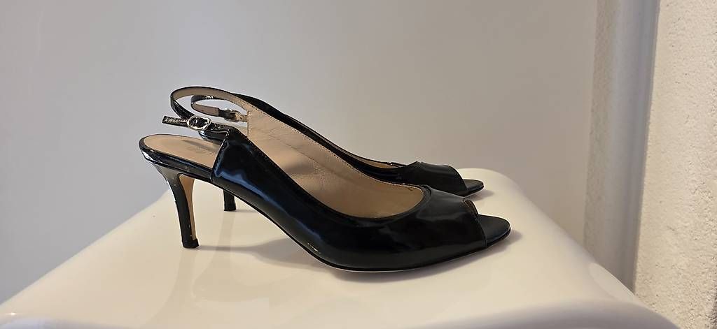 Scarpe da donna: Navyboot Pumps schwarzes Lackleder – Usato da Wolfhausen venduto da LoukAudio