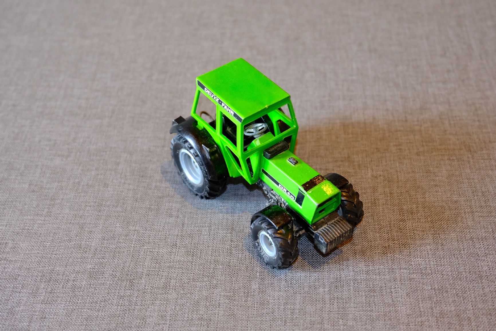 Siku Spielzeuge: Siku Traktor Deutz DX 4.70 – Gebraucht aus Nürensdorf von luigi_9593 1