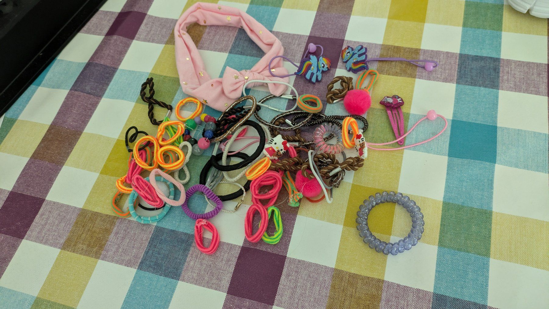 Accessoires pour cheveux: Haargümmeli Set – D'occasion à Staufen par Fleby84
