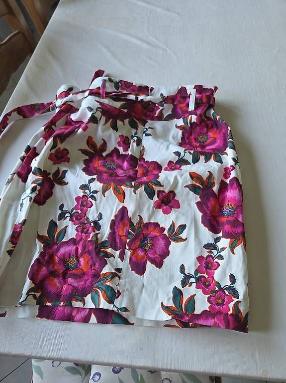 Gonne: Jupe  a fleurs – Usato da La Croix (Lutry) venduto da azzura01 1