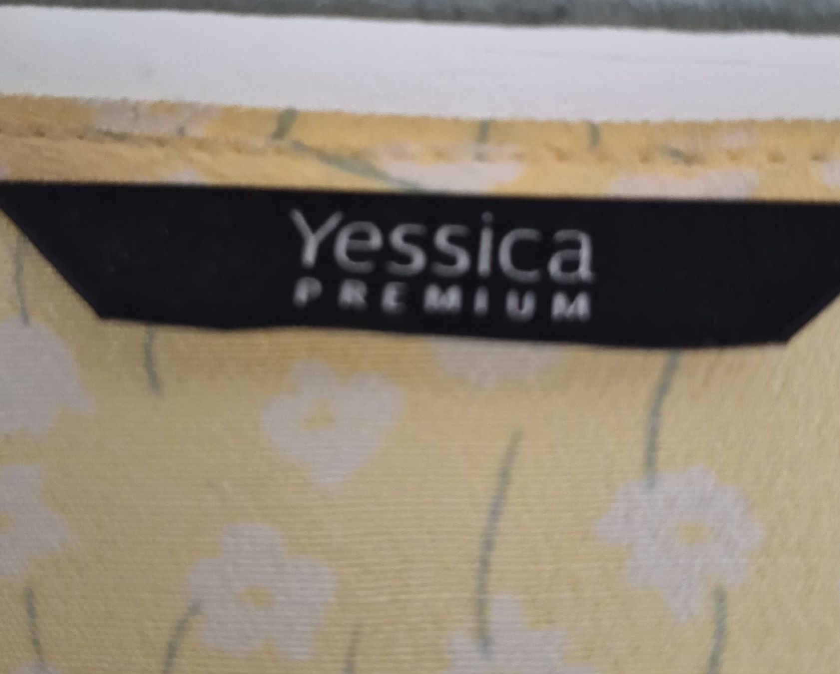 C&A Vestiti: C&A Robe taille 44 - très peu portée  – Usato da Bern venduto da dasgesuchtobjekt 2
